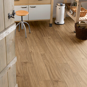 LAMINÁT K338 DUB CREDENZA 8/32 4V P+